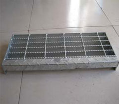 防滑钢梯踏步板